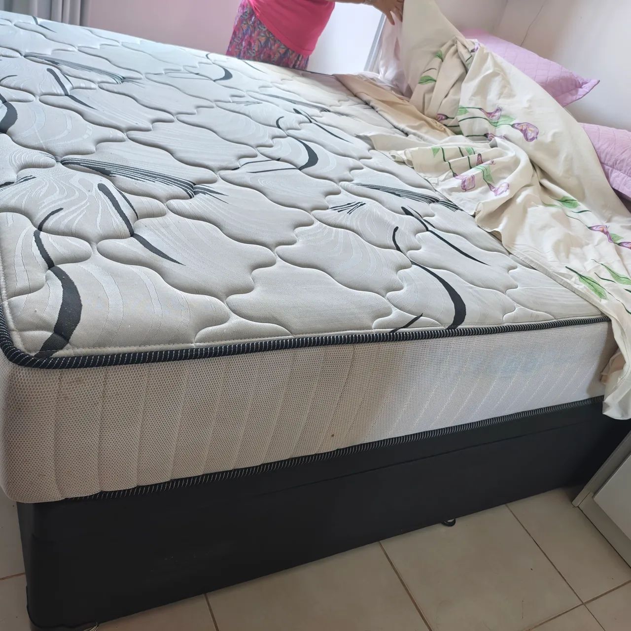 Cama Queem box  com Bau