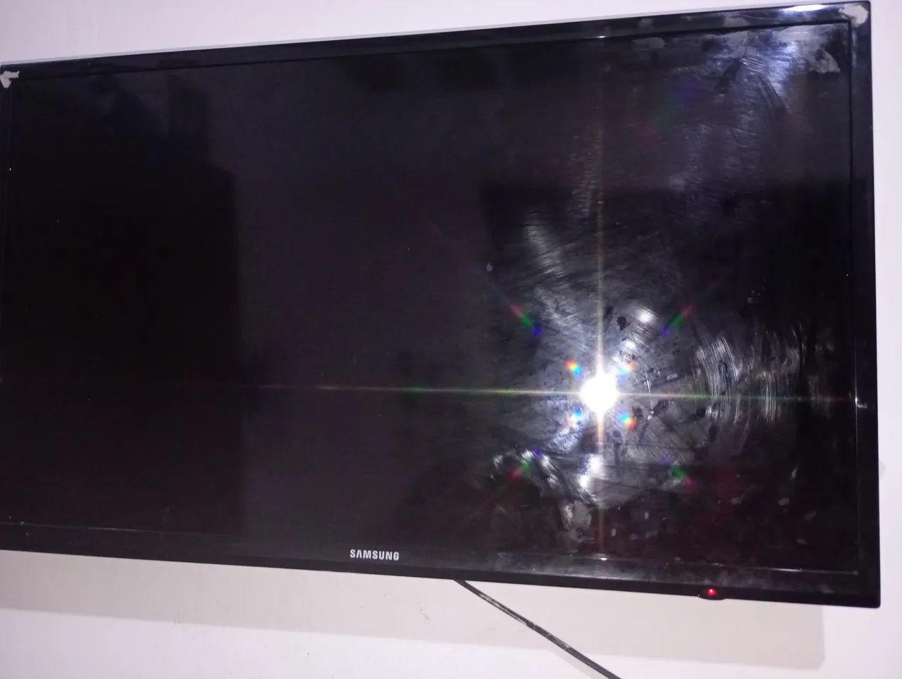 Vendo uma TV Samsung de 32 polegadas. Interessado? Escrever  - Foto 2