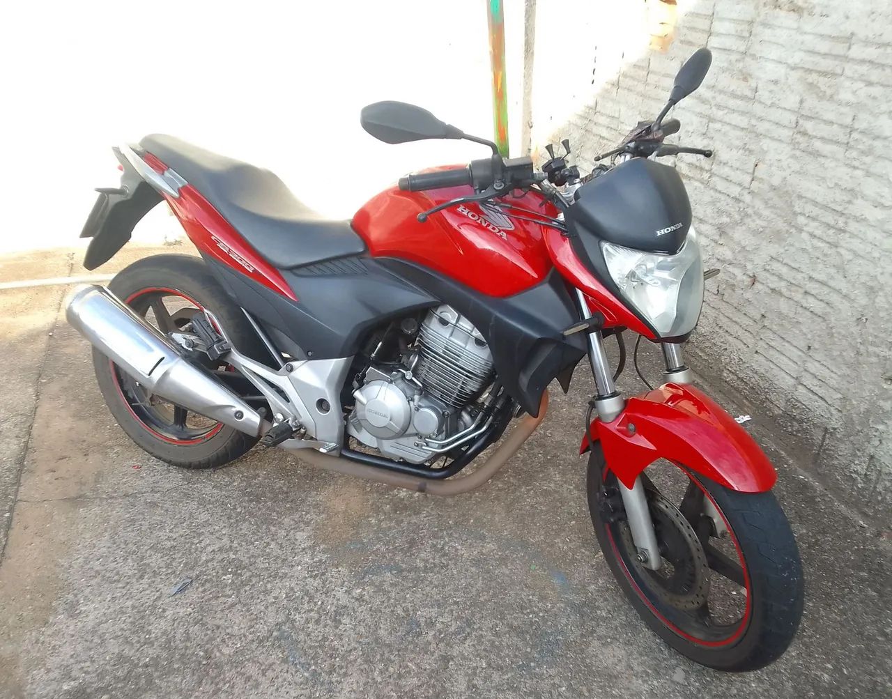 HONDA CB300R 2011.