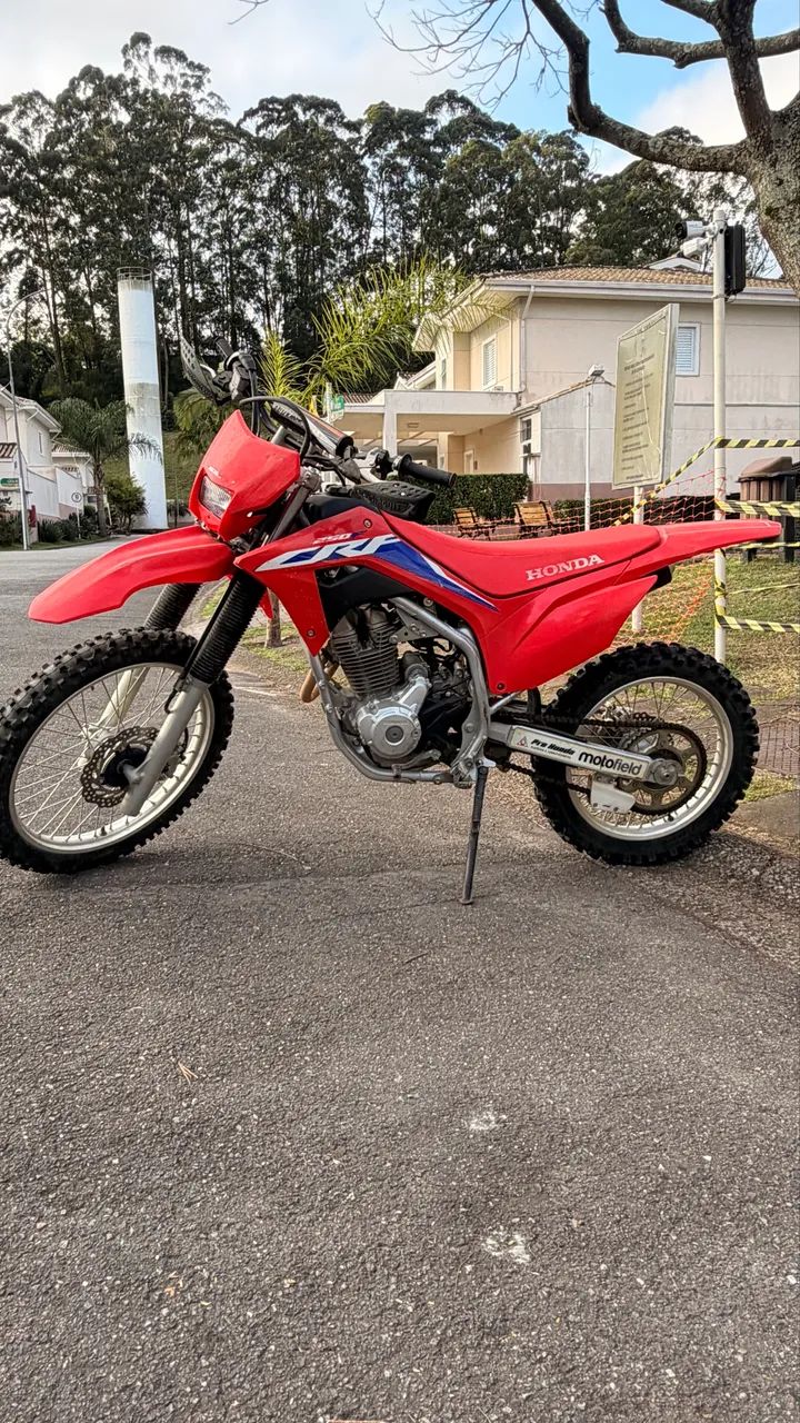 Crf 250 novinha 
