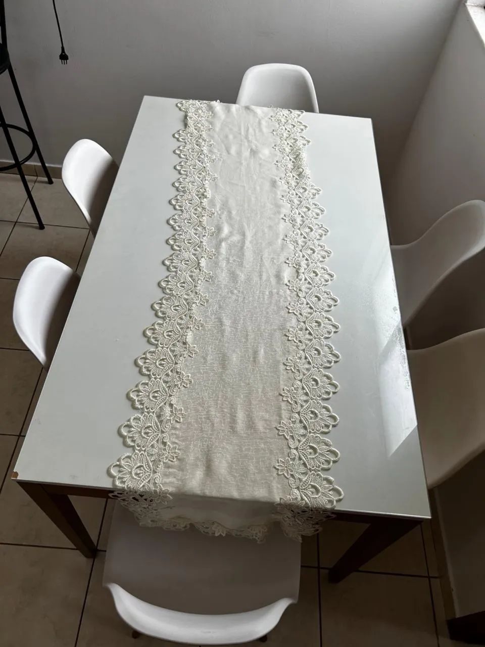 Cama, Ar condicionado, Mesa Jantar sem cadeiras e Guarda-roupa  - Foto 4
