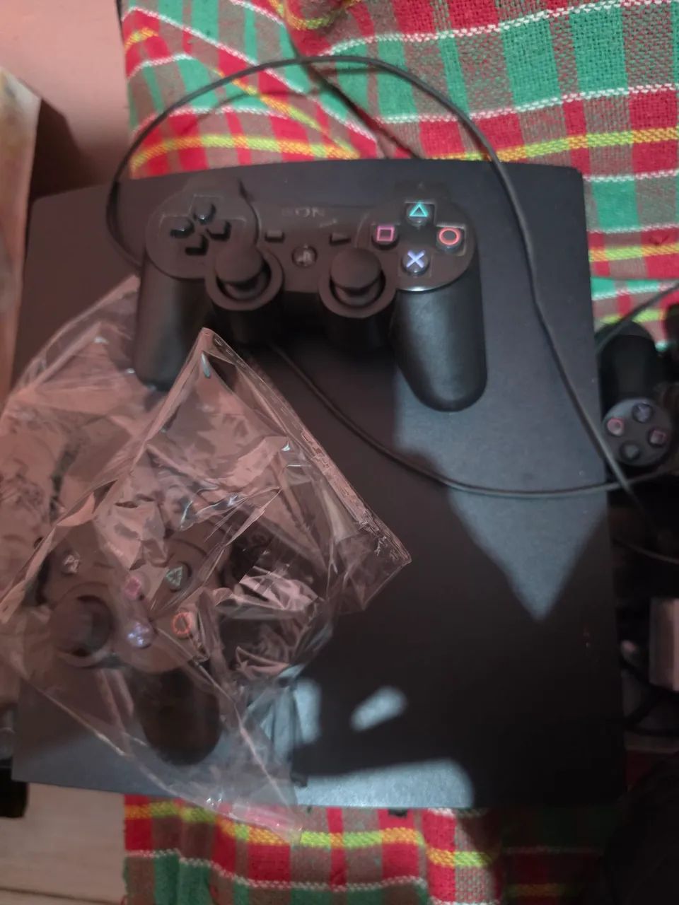 PlayStation 3 com dois controles  - Foto 2