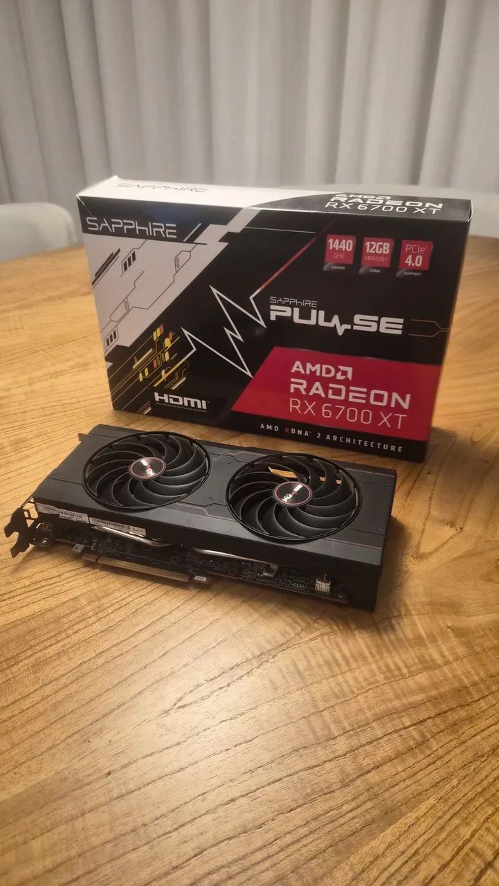 Placa de Vídeo Sapphire Pulse RX 6700 XT 12GB - Na Caixa (Estado de Nova)
