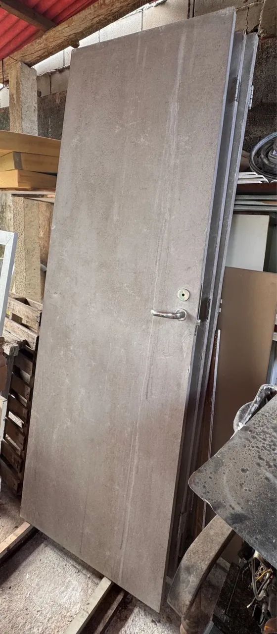 Selling MDF Doors 70 cm x 2.10 m