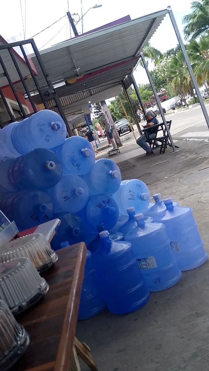 Vendo garrafãos 20 l 