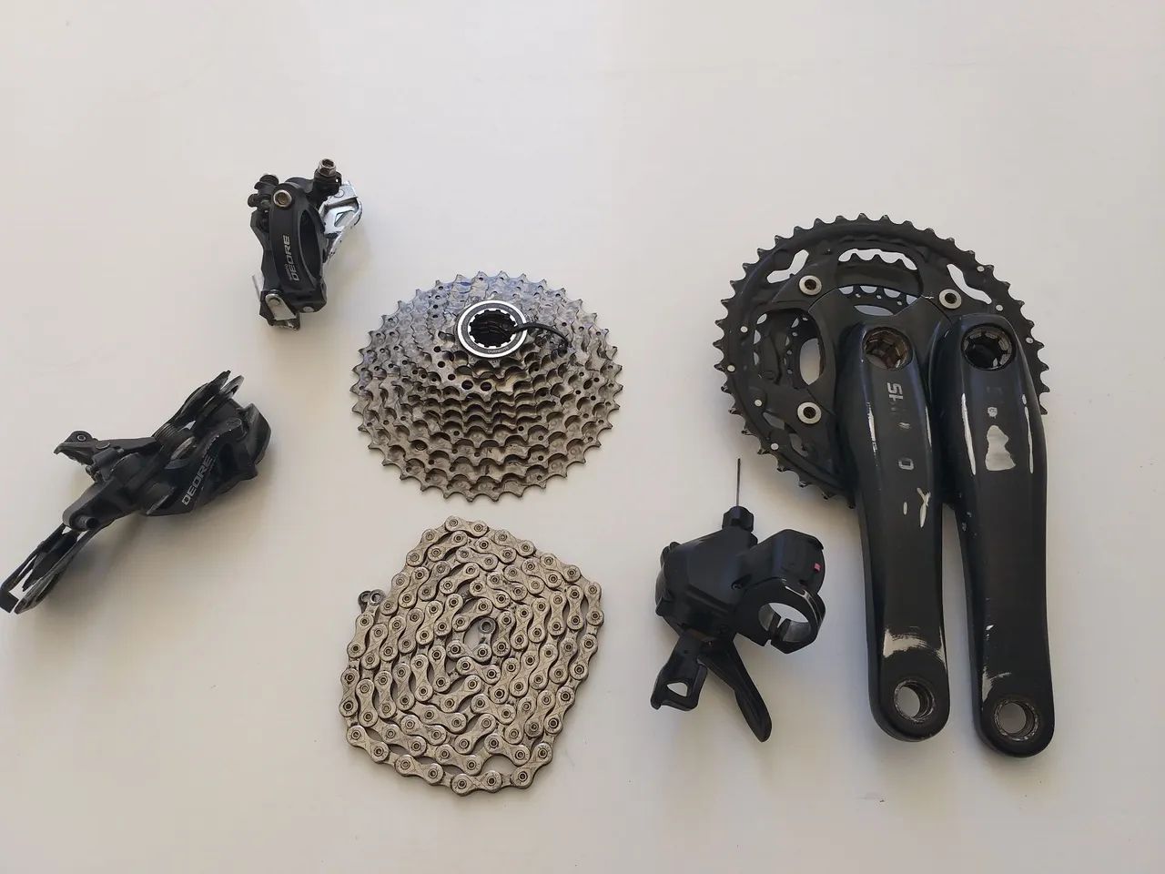 Cassete SHIMANO DEORE 10V e câmbio com corrente 