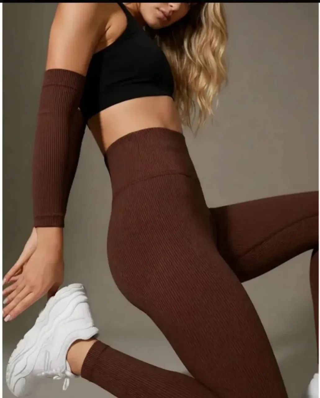 Calça canelada, cintura alta  - Foto 2