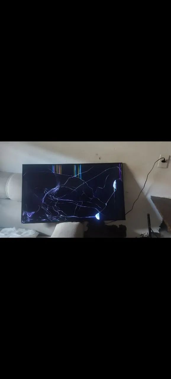 Tv com a tela quebrada