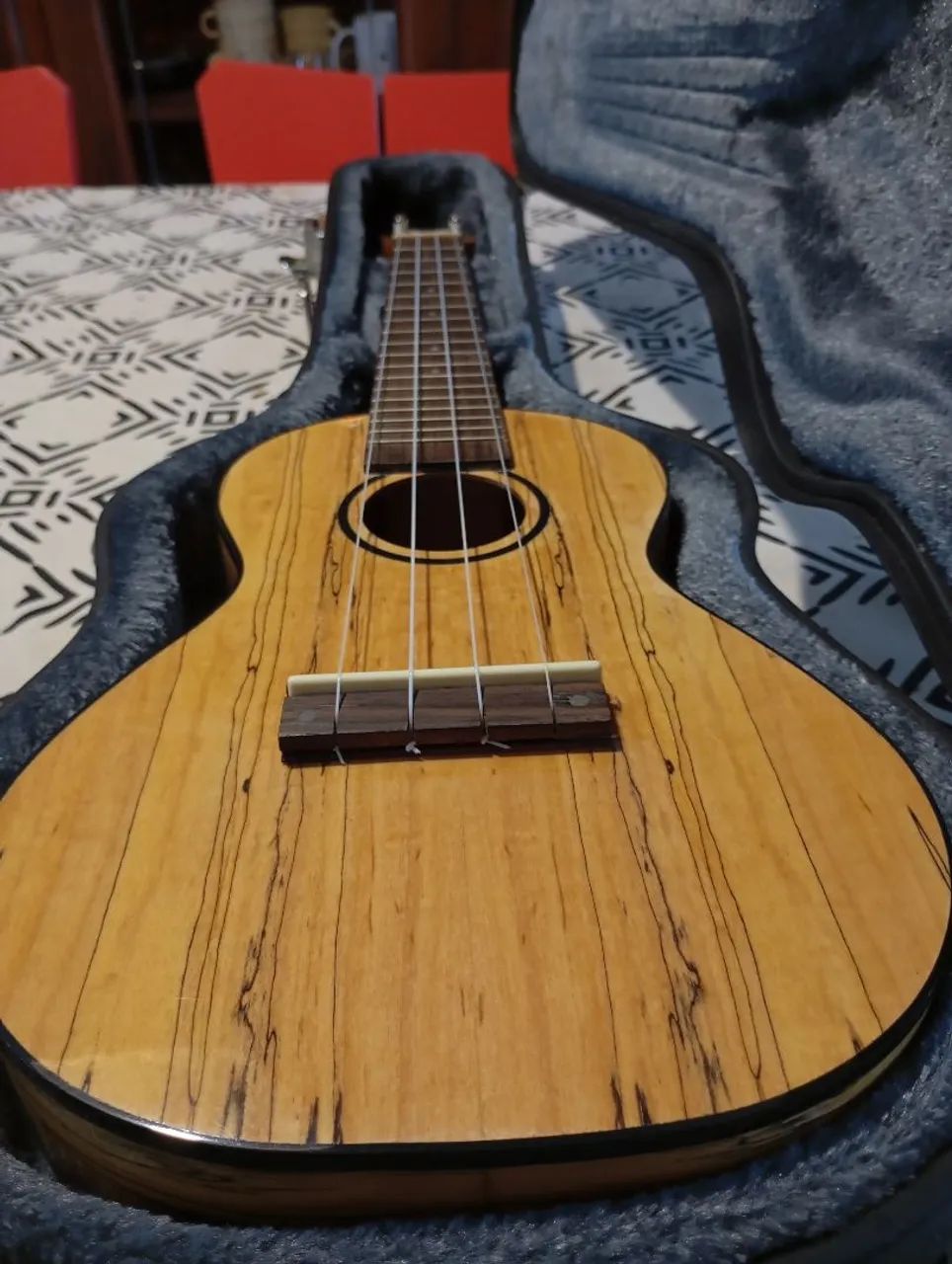 Ukulele com case 