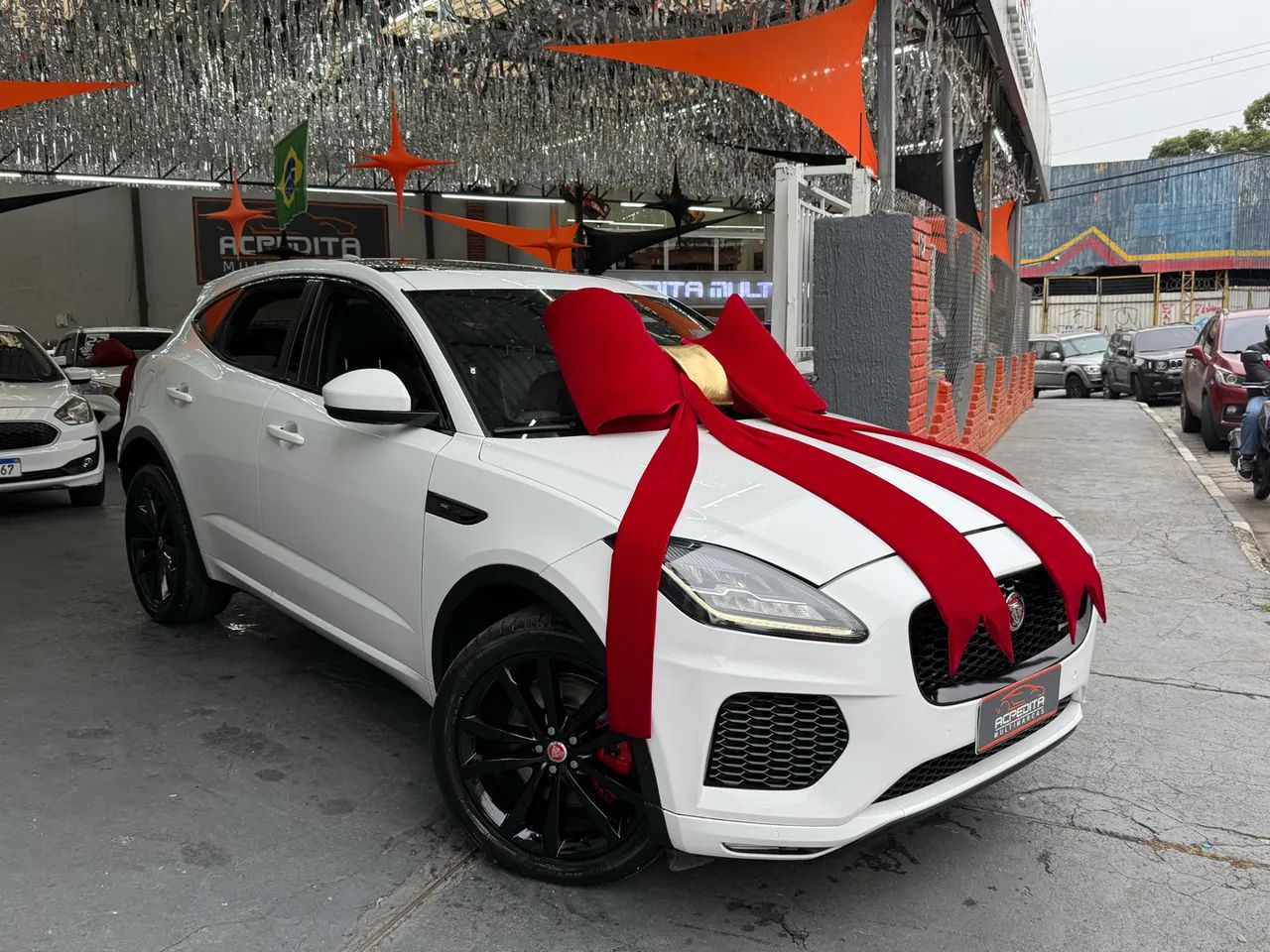 Jaguar E-Pace R-dynamic SE 2.0 AWD 300cv Aut. 2019 - Foto 3