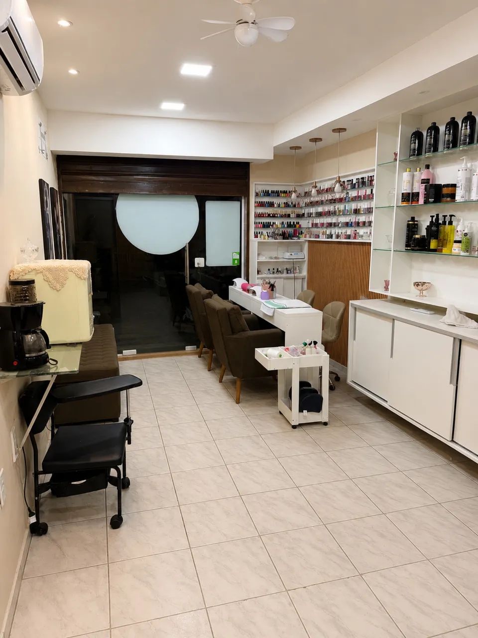 Precisa-se de manicure e auxiliar de cabeleireiro  - Foto 4