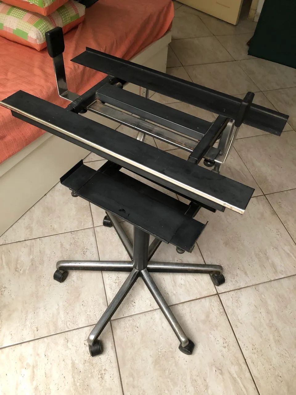 Rack vintage ferro para aparelho de Som - Foto 2