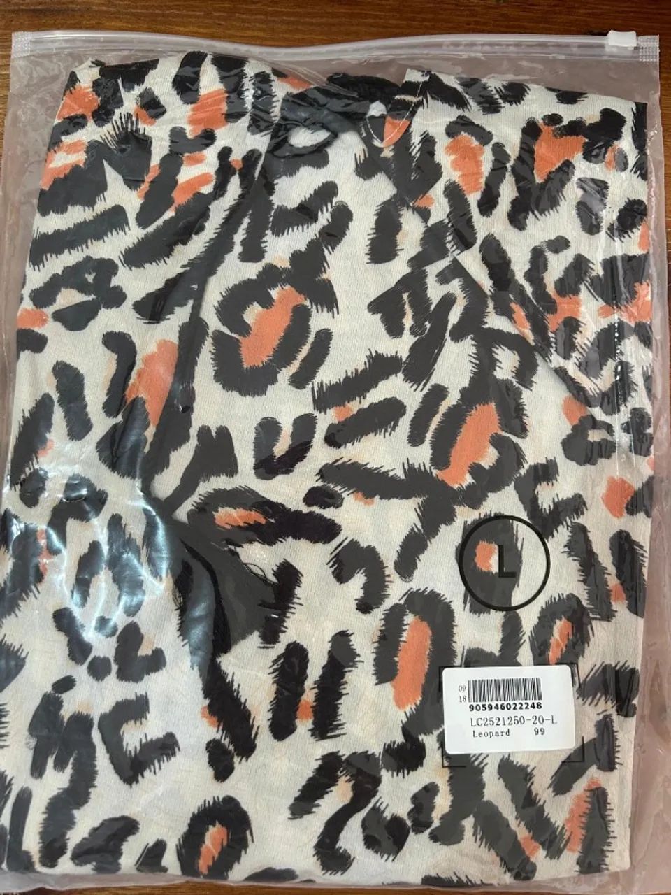 Camisa animal print de chiffon nova/nunca usada - Foto 2