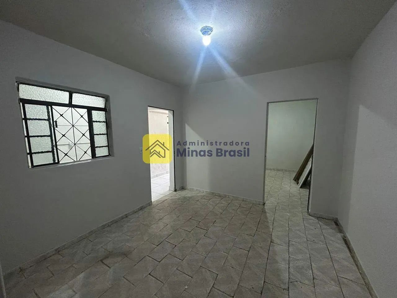 Apartamento com 02 quartos e garagem