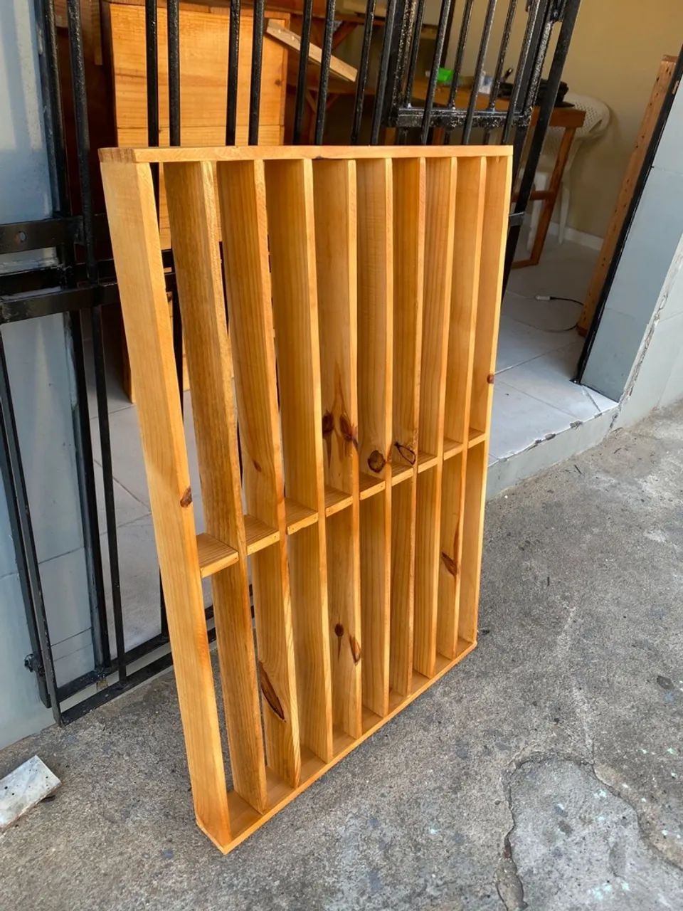 Balcão, gôndola e porta cigarros madeira - Foto 4