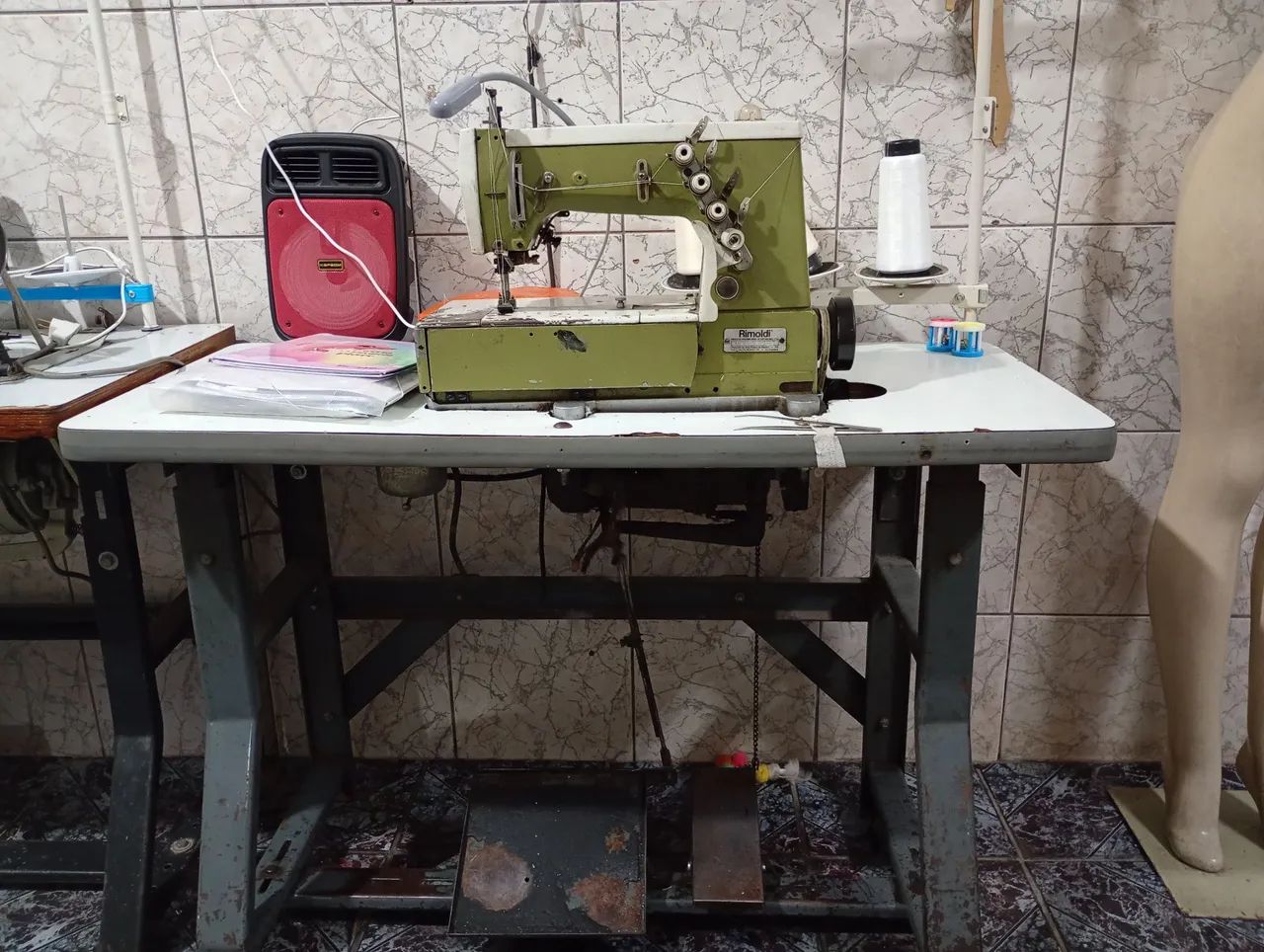 Máquina de costura64962667406978121