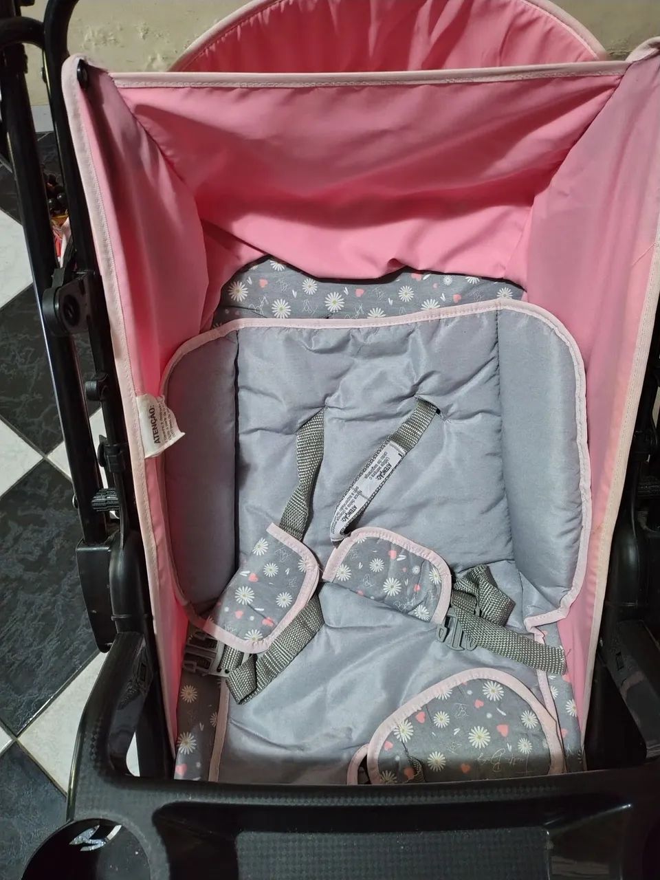 Carrinho de bebê com função reversivel - Foto 2