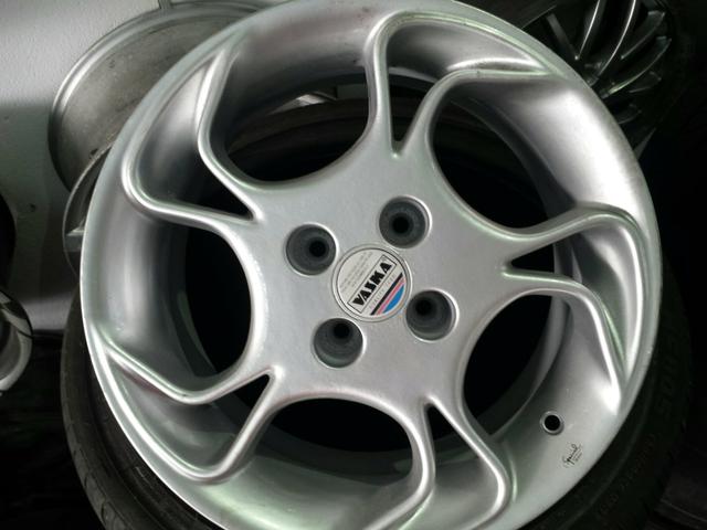 Roda aro 15 Tala 7 Prata papa léguas VK taluda VW gol 4X100 retro