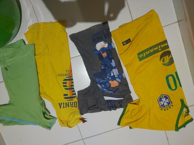 Mochila de Rodinha e Roupas - Foto 4