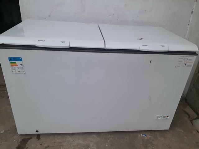Freezer semi novo