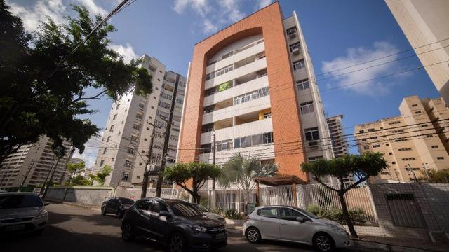 Vende-se Apartamento no Bairro Cocó Próximo Center Box - Foto 2