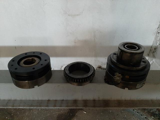 Embreagem para torno e mandrilhadora