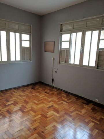Alugo casa de 4 quartos na Av. 28 de março - Foto 6