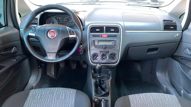 Fiat Punto ESSENCE 1.6 FLEX 4P - Foto 11