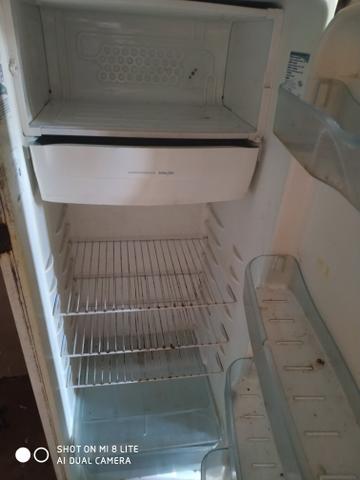 Geladeira 290 litros