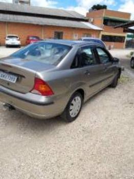 Focus sedan 2005 - Foto 12