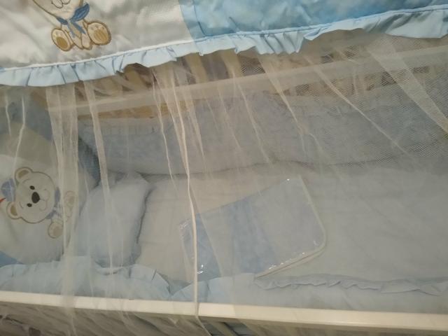 Vendo berço em excelente estado de conservação - Foto 2