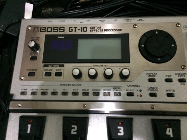 Pedaleira Boss GT10 Zerada