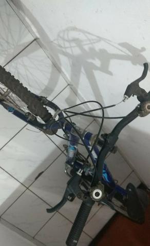Vendo ou troco bicicleta Caloi quase nunca usada (leia a descrição) R$190,00 - Foto 2