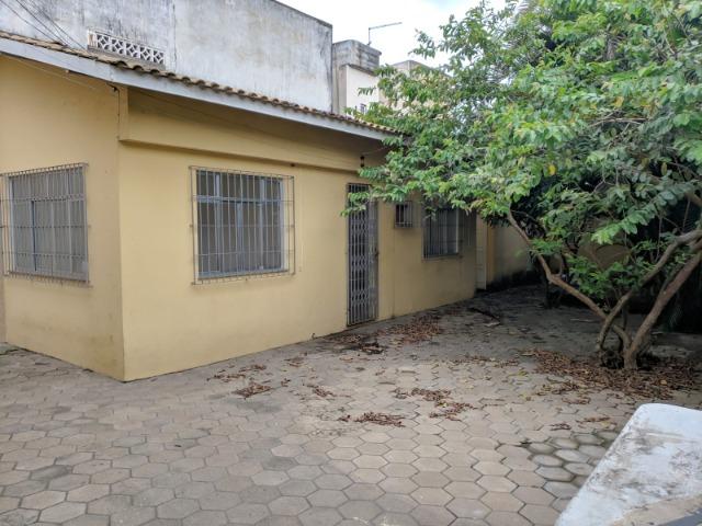 Alugo casa de 4 quartos na Av. 28 de março - Foto 5