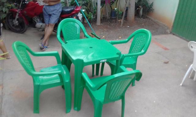Imperdível- Conjunto de mesa c 4 cadeiras resistente