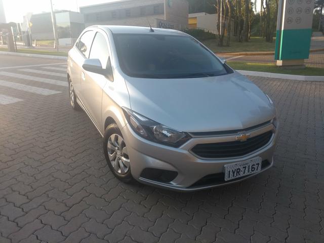 Onix LT 1.0 2018 prata metálico - Foto 7