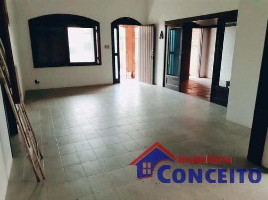 C04 - Linda residência próxima à Avenida principal - Foto 2