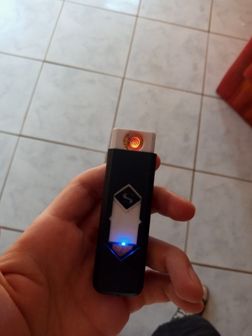 Isqueiro Elétrico USB Recarregável NOVO - Foto 2