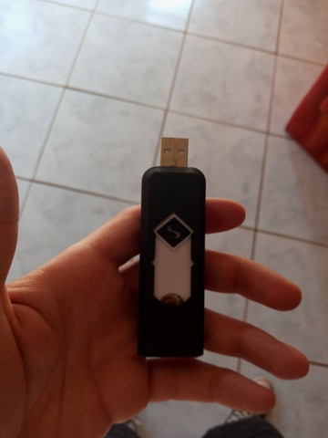 Isqueiro Elétrico USB Recarregável NOVO - Foto 3