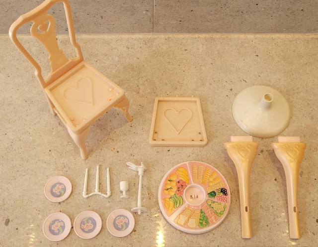 Brinquedo Sala jantar Barbie 1984 c manual original - Foto 2