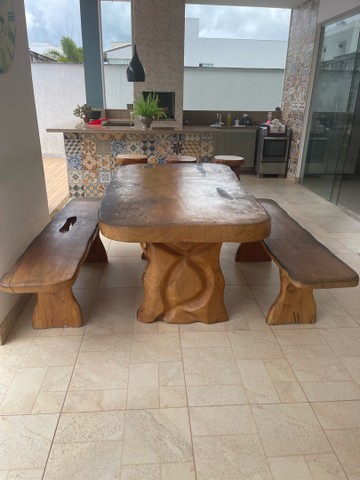 Conjunto mesa e bancos em Jaqueira 