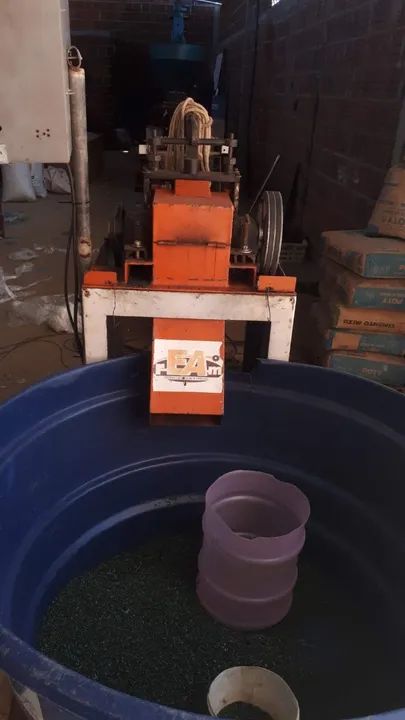 Extrusora recuperadora 90mm  com banheira inox, picotador e alimentador forçado - Foto 3