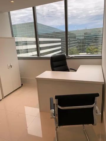 Mesa para escritorio em L simples branca - Foto 3