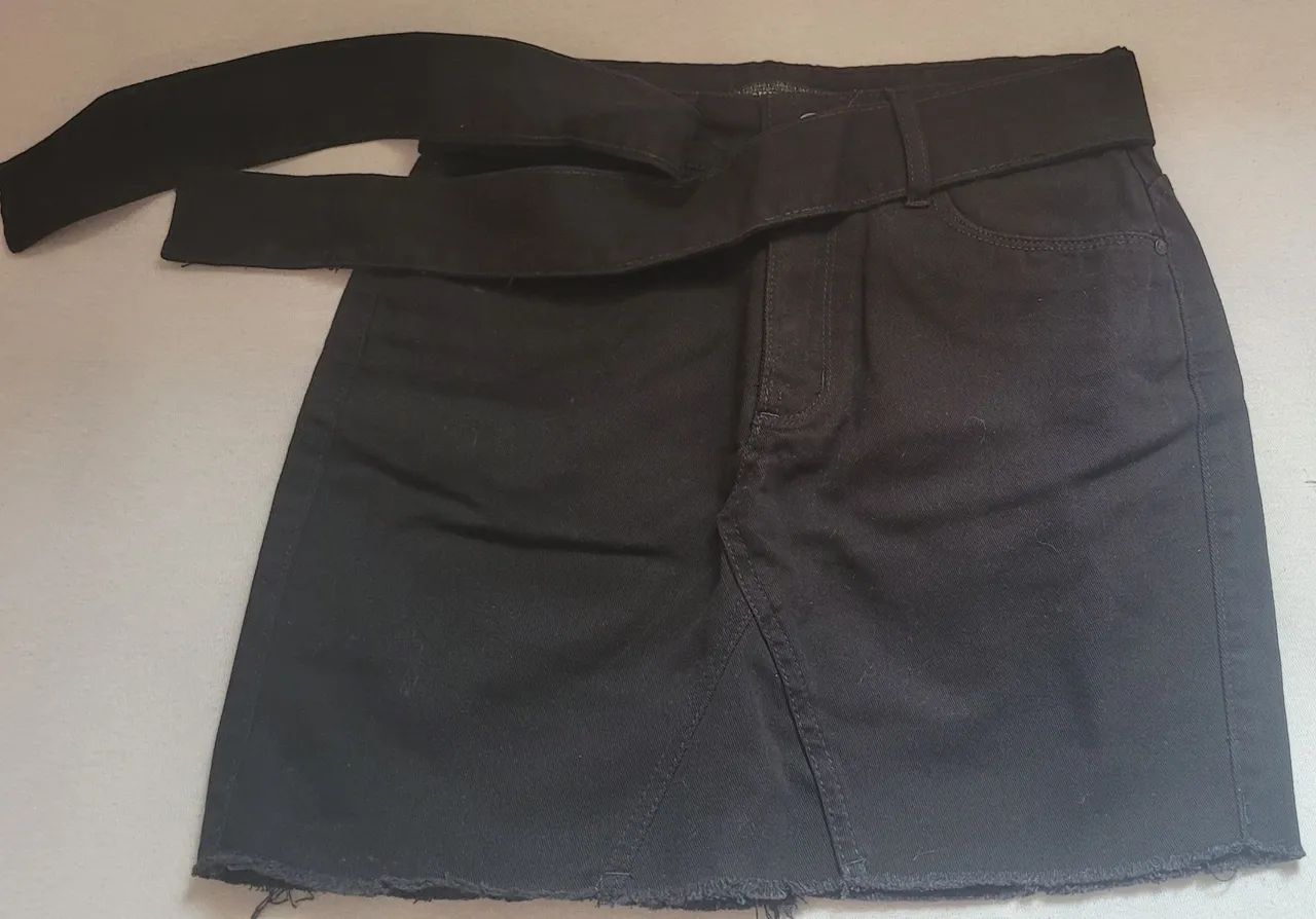 Saia Jeans Preta com Cinto - Tamanho 36