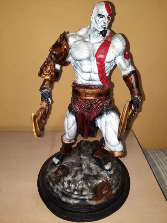 Boneco God Of War, incrível, medindo 38cm de altura, impecável