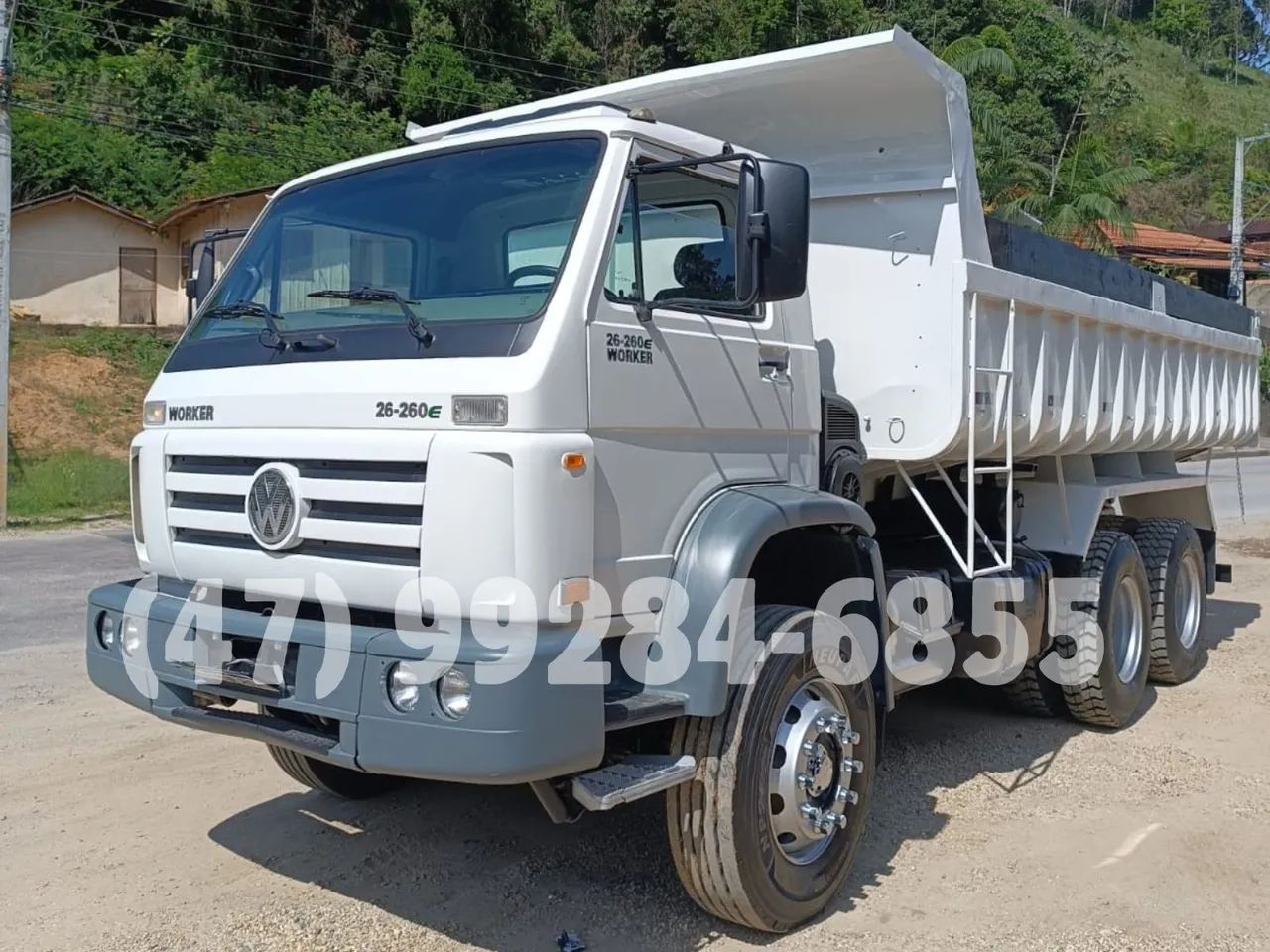 Caminhão caçamba VW 26-260 6x4 