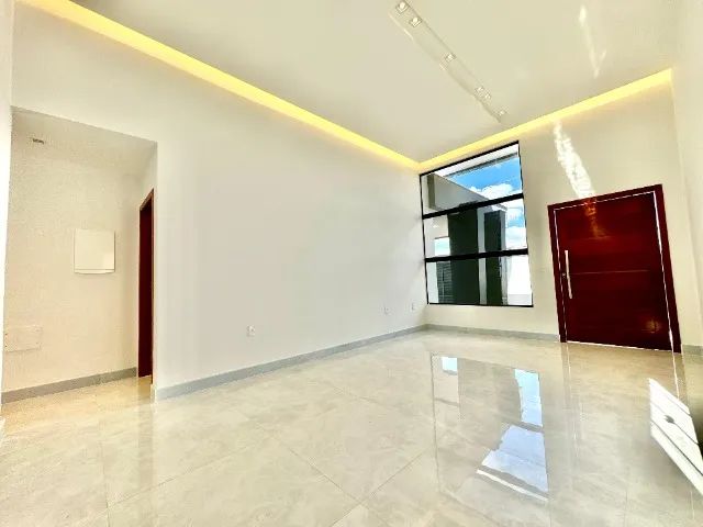 Casa linear alto padrão com 03 suítes e excelente localização no bairro Fazenda Vitali  - Foto 2