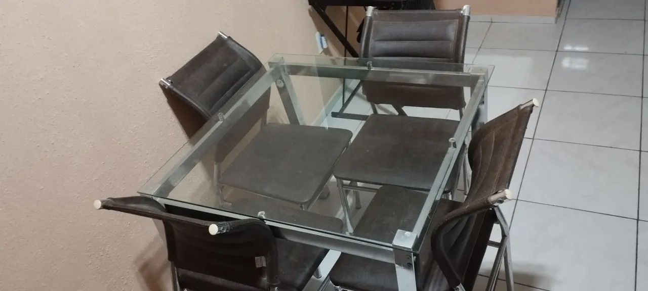 VENDO MESA TAMPA DE VIDRO. - Foto 5