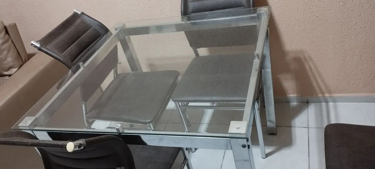 VENDO MESA TAMPA DE VIDRO. - Foto 4