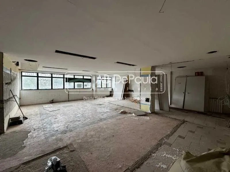 ALUGA EM VILA VALQUEIRE - PRAÇA SAIQUI, 40 - SALA COMERCIAL